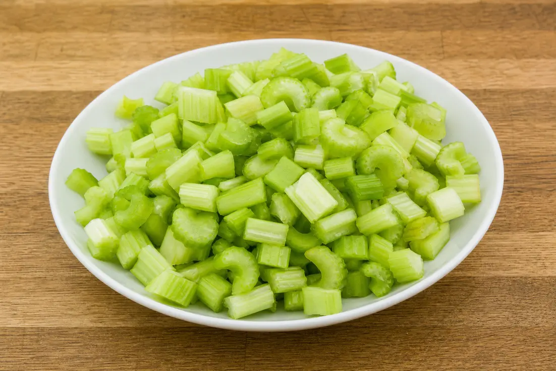 chopped-celery-authenticity-quality-buying-guide-0-1788698858933